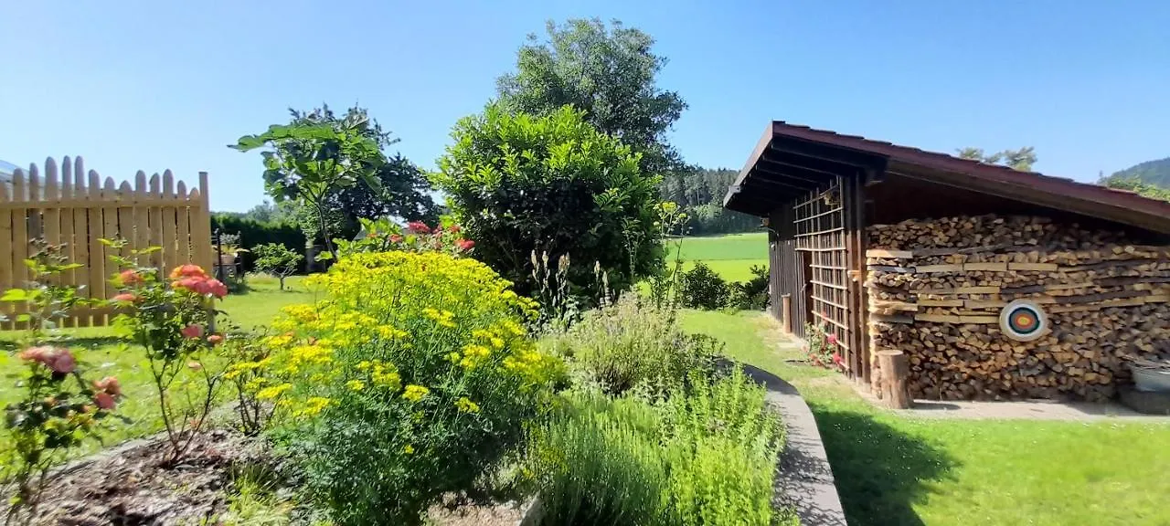 Ferienwohnung Eichkatzel Zell